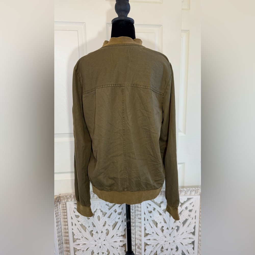 Hinge Olive Bomber Jacket. Women’s Size Small. - Picture 6 of 8